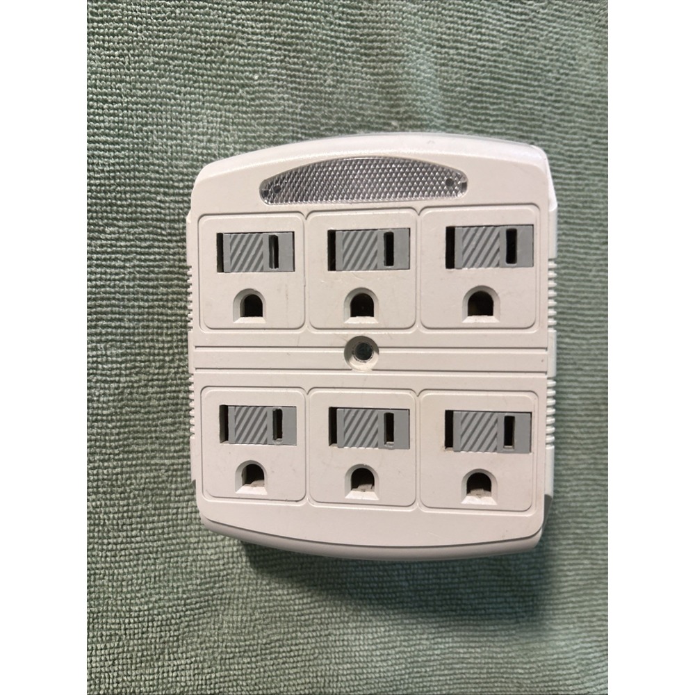 White 6 Outlet Wall Tap Adapter With Grounded Dual 3 Prong AC Plug 15A